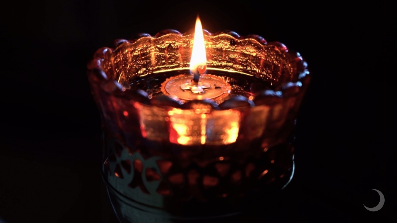 Candle Flame with Gentle Fire Crackle | 8 Hours Cozy Ambience for Deep Sleep