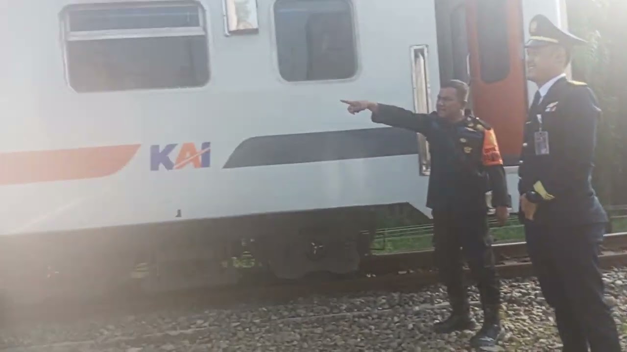 Inilah kereta api cewek yang dari Siantar ke Medan berhenti di stasiun Sei Rampah jam 07.28