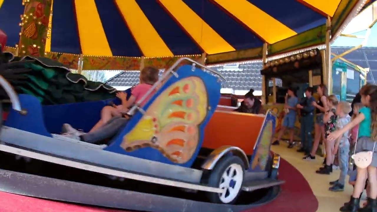 Vermolen´s Rups - Vermolen - Kermis Loosbroek 2025 - www.hullygully.nl - Godrie Spijkers