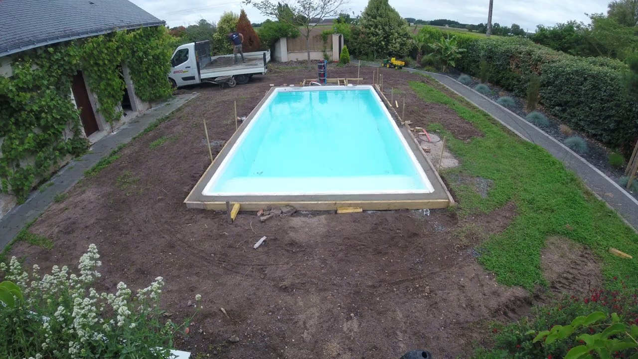 Ceinture béton piscine , coque figuerolle génération piscine