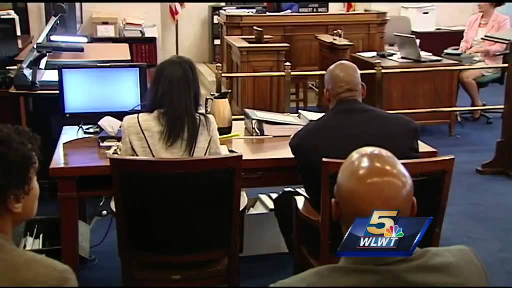 Opening statements begin in juvenile judge Tracie Hunter's trial