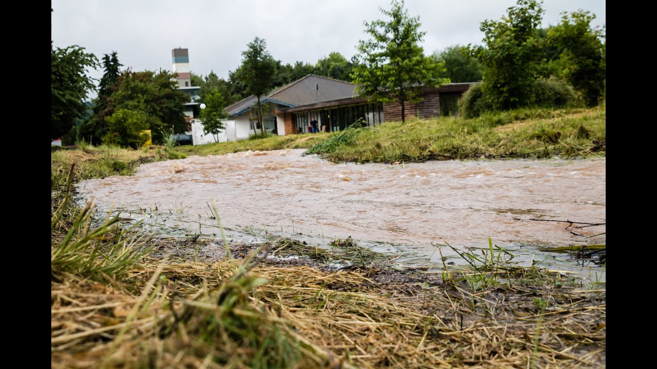 Starke Regenfälle beschäftigen die Feuerwehr und das THW