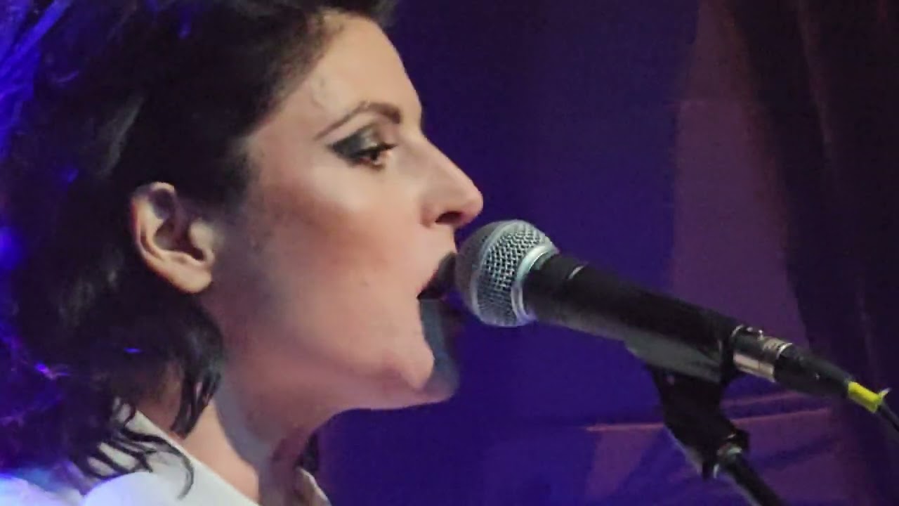 Carina Round - Let It Fall (January 19, 2024)