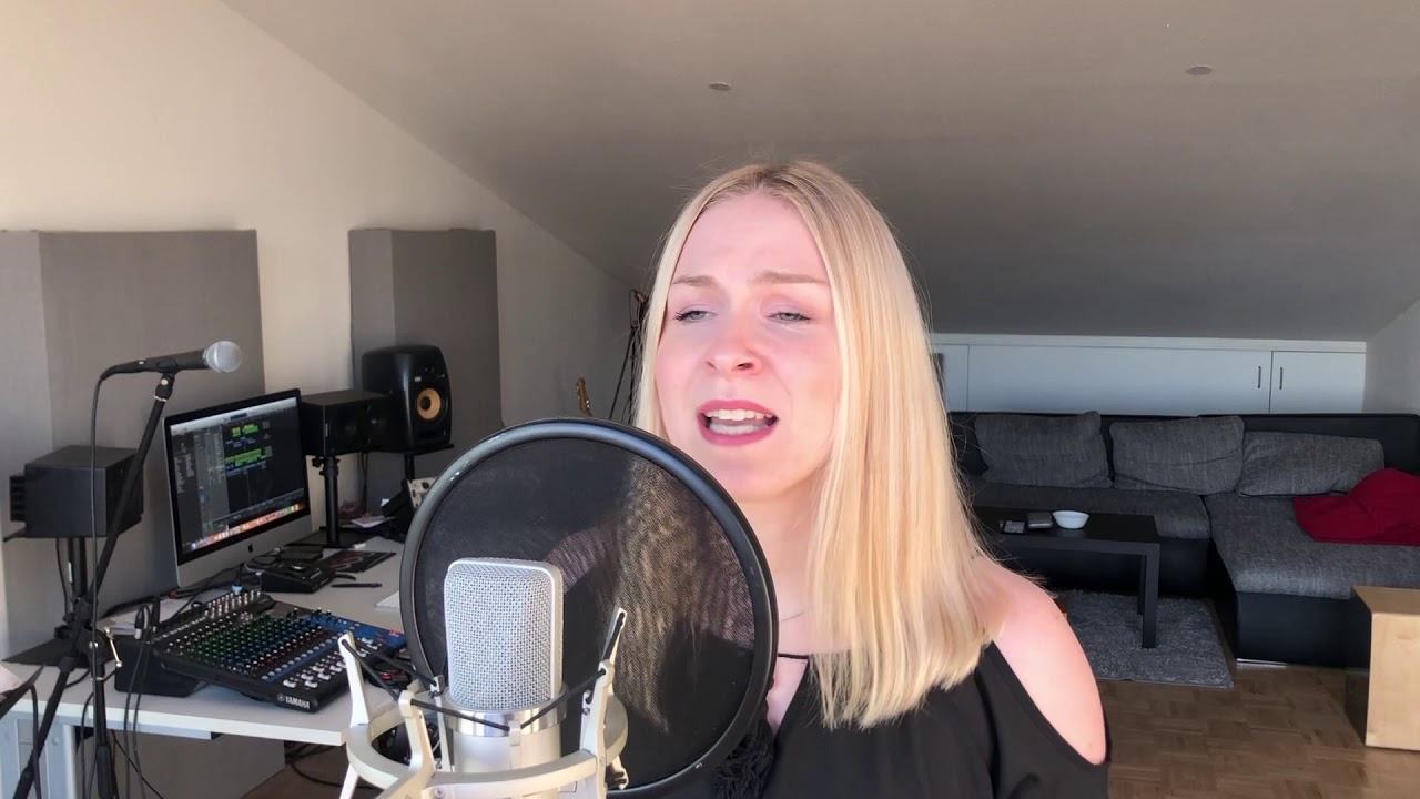 Alles leuchtet - (Cover) - Larissa Wild