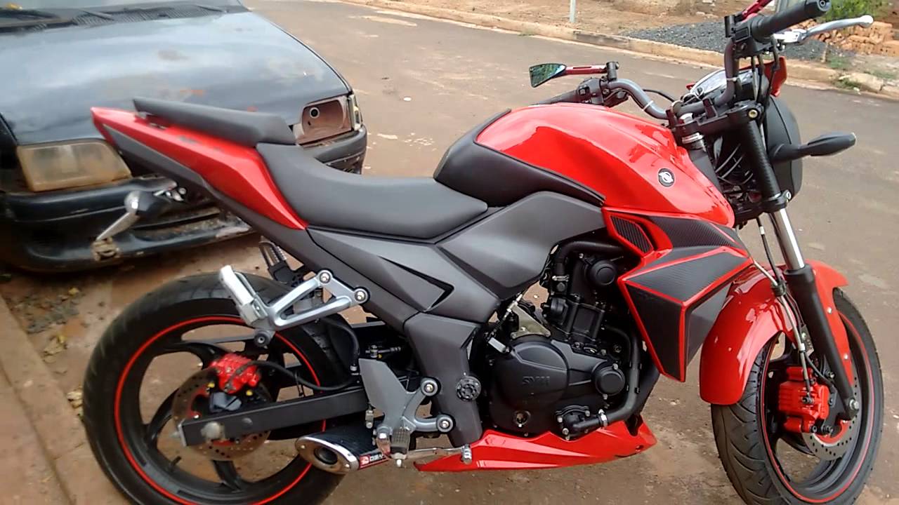 Dafra Next vermelha modificada