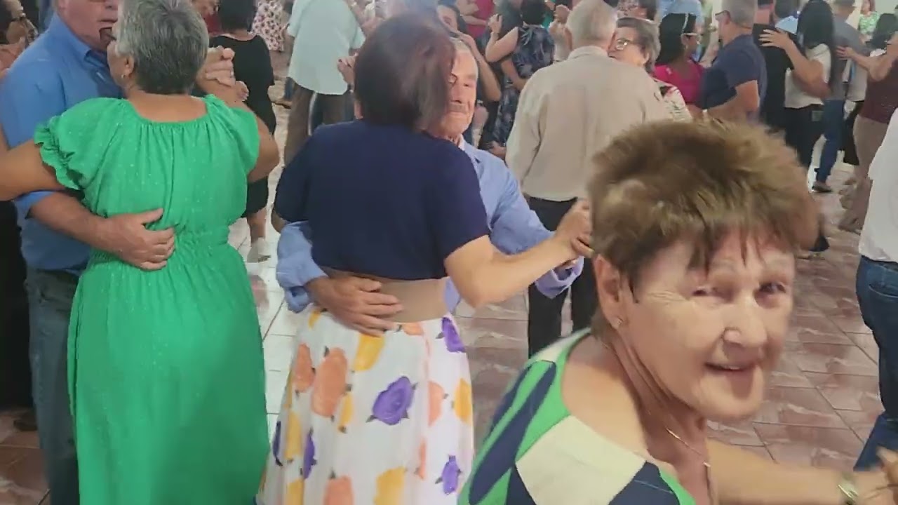 Pessoas felizes não atrapalham ninguém. Saulo Martins em Mangueirinha 