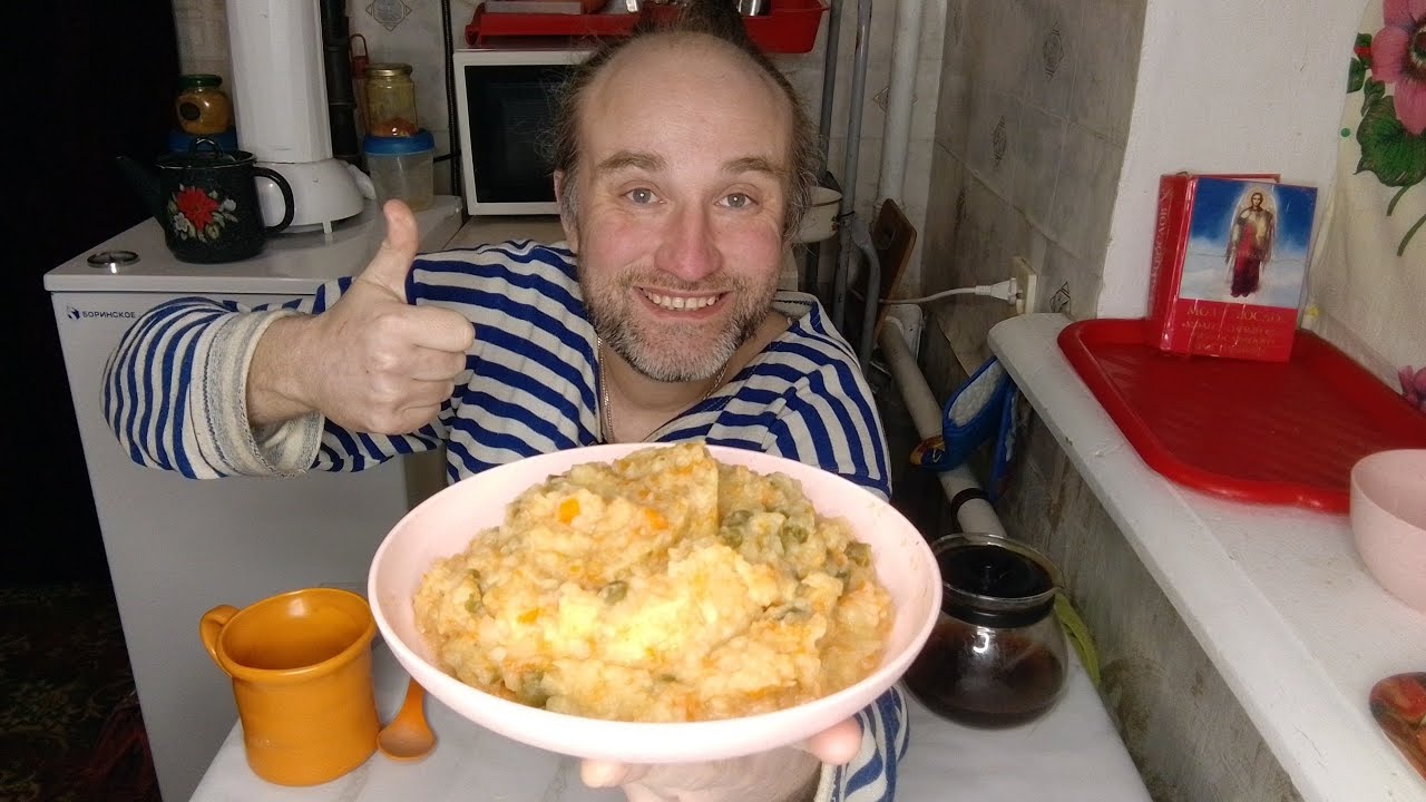 Обедаю чем Бог послал. Щепетильная тема абортов. Мукбанг. Обжор. Еда на камеру. Диета. Шизофрения.