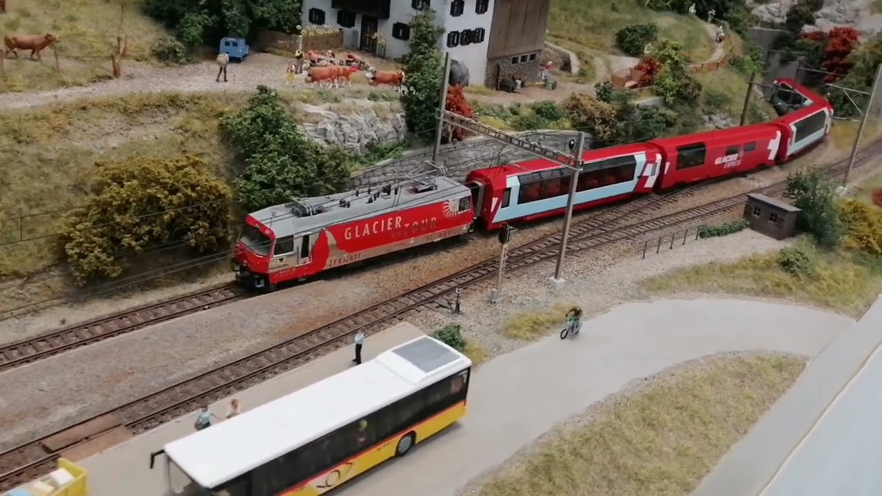 Züge der#Rhätischen Bahn. Interessanter Zugverkehr auf der #RhB #Bemo#Glacier-Express#Krokodil#H0m