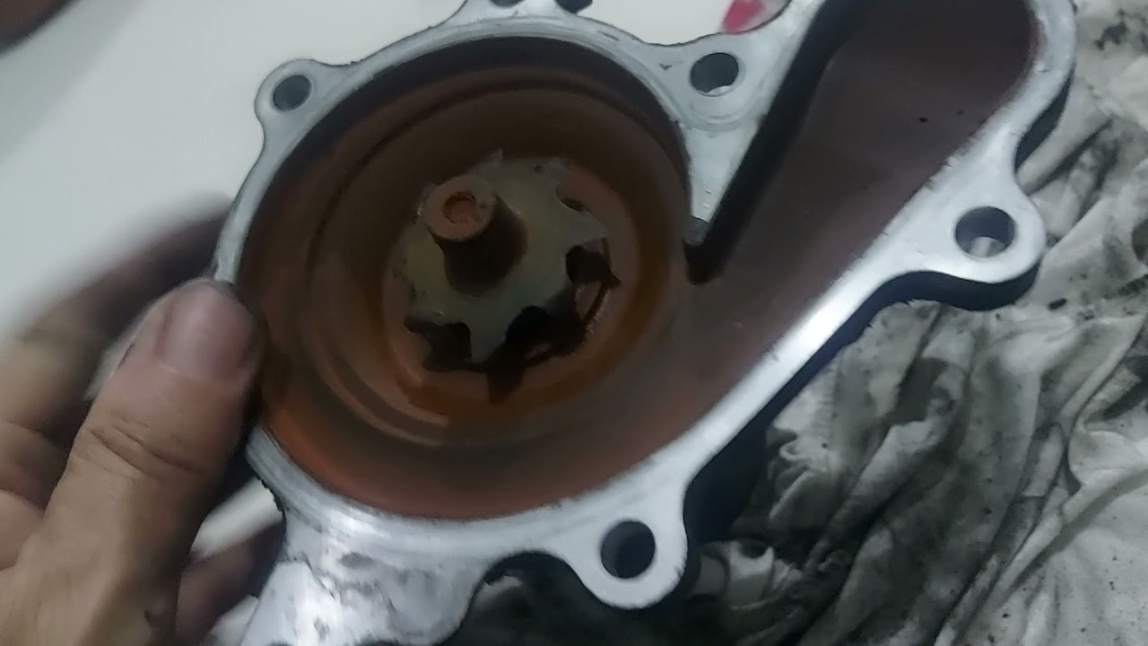 Nissan frontier aquecendo( bomba d'água)