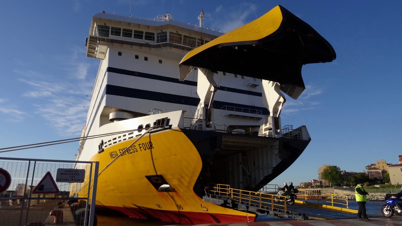 Mega express Four de Corsica Ferries, départ de Bastia vers Nice