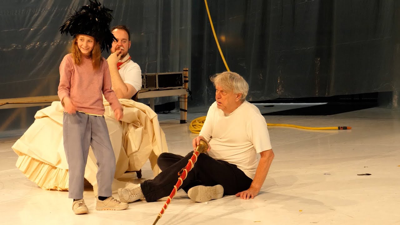 Johan Simons neemt je mee in de repetitie van Wozzeck