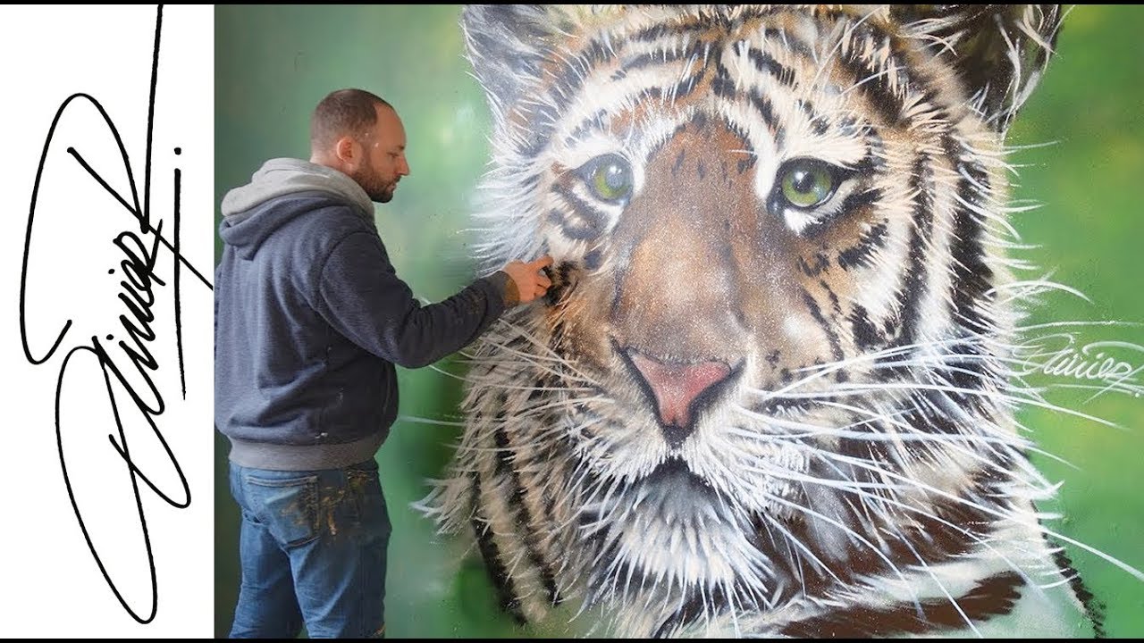 Tiger spray painting