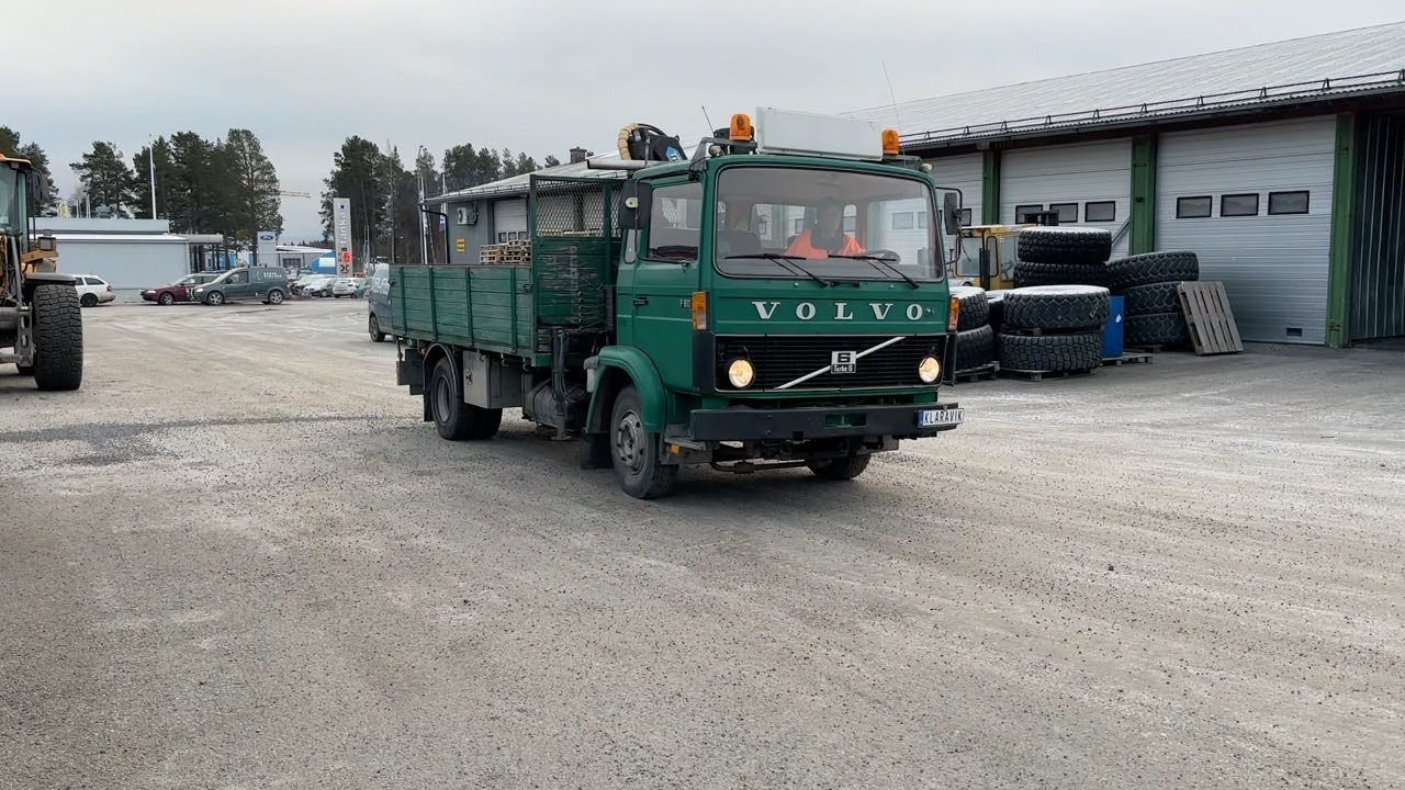 Köp Kranbil Volvo F 610 på Klaravik