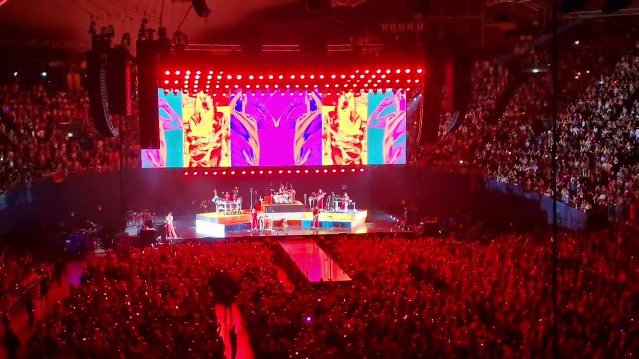 Harry Styles - Disco Madness ( Three dance songs at the same time! Live in Munich,July 2022)