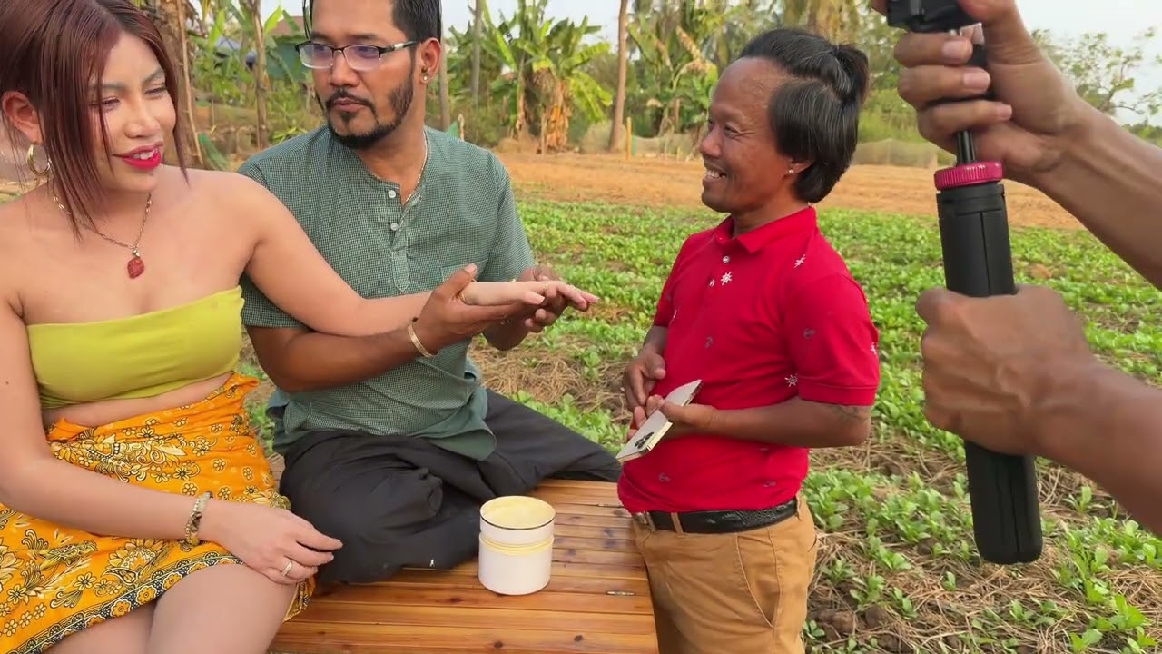 ឈុតក្រៅឆាករបស់នាយក្រិន