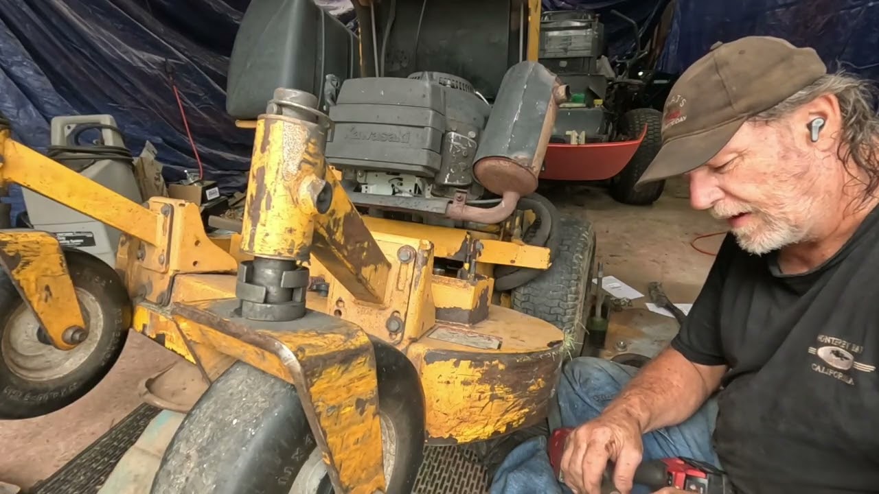 Заблокирован шпиндель пилы. Старый 36-дюймовый Wright Stander. Неисправные подшипники.