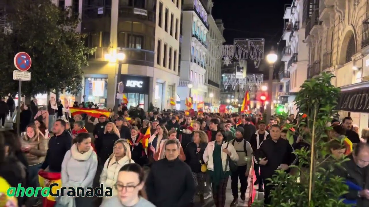 Manifestación en Granada contra Pedro Sánchez y la ley de amnistía