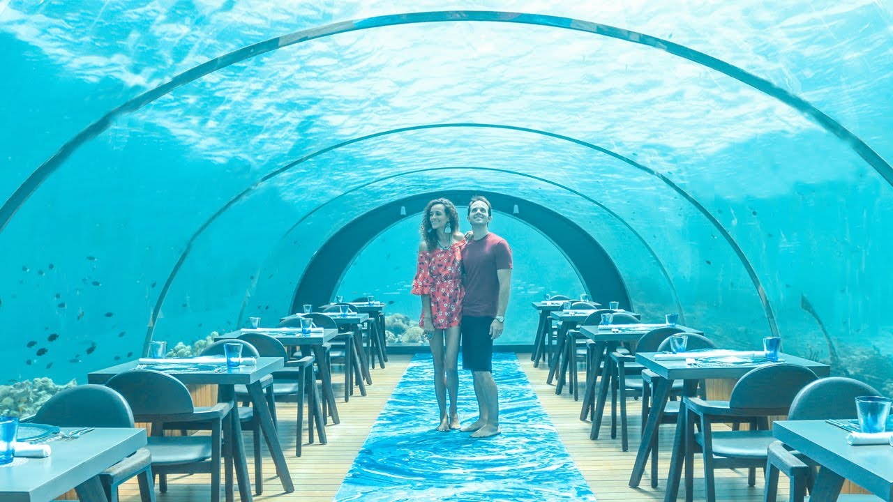 Restaurante de LUXO DENTRO DO MAR nas Maldivas!