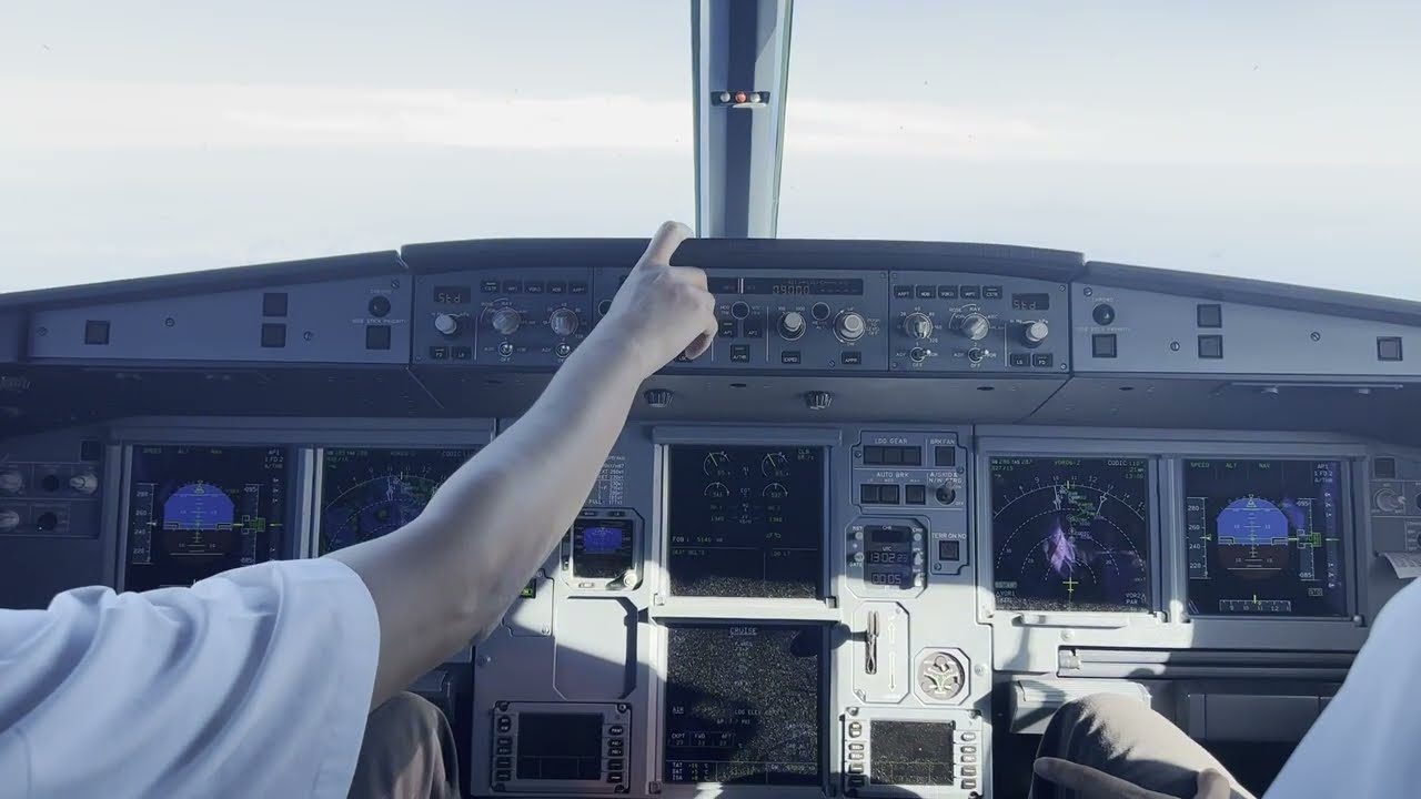 Airbus A320: Stunning Flight from Kos to Rhodes from the Cockpit 🎥✈️