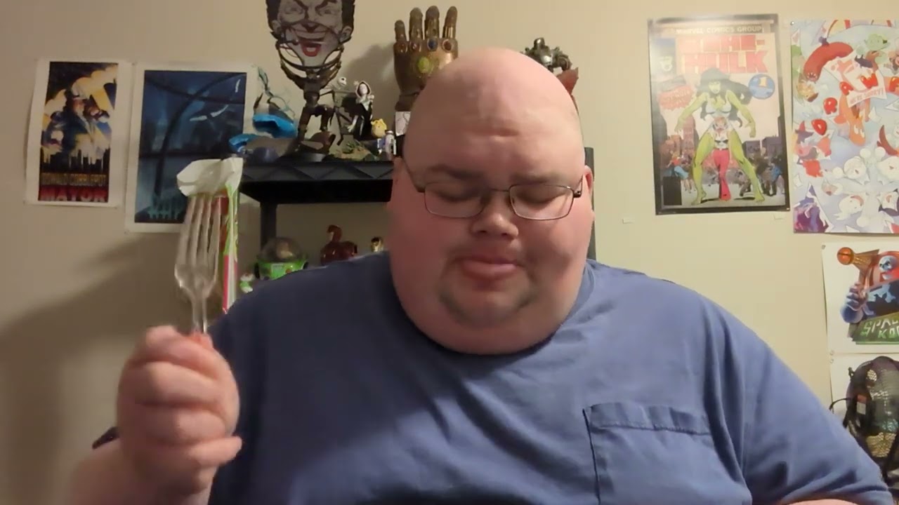 Royce Tries Cracked Barrel's Biscuit Benny (Biscuit Eggs Benedict)