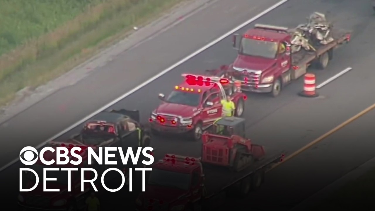Family of 4 dead after crash on I-75 in Oakland County, police say