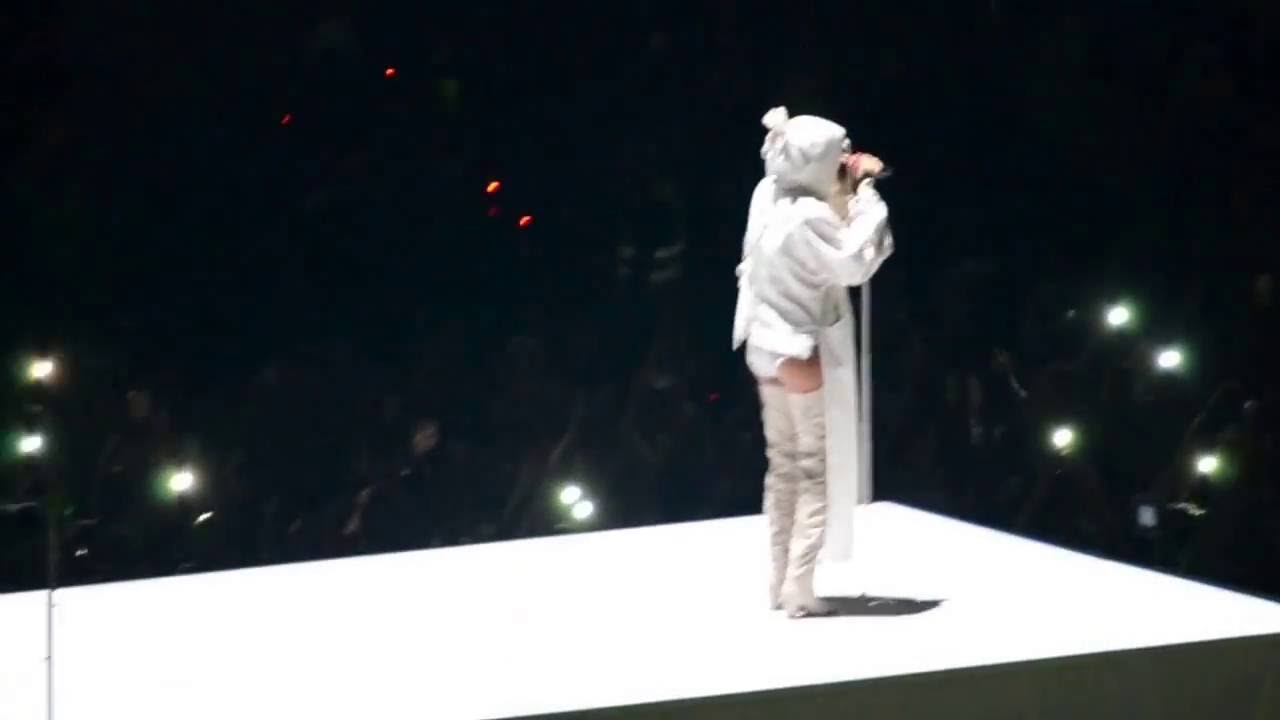 Rihanna - Stay (Palau Sant Jordi - Barcelona) AntiWorldTour OPENING