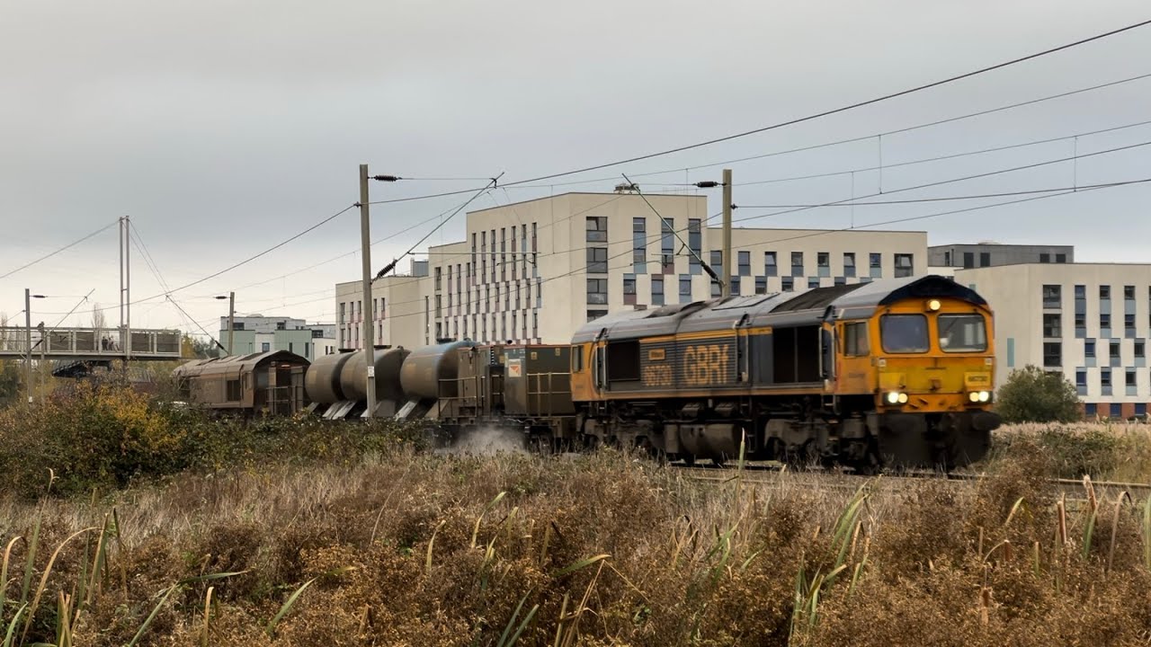 66730 trundles past King Edward Quay on 3S60