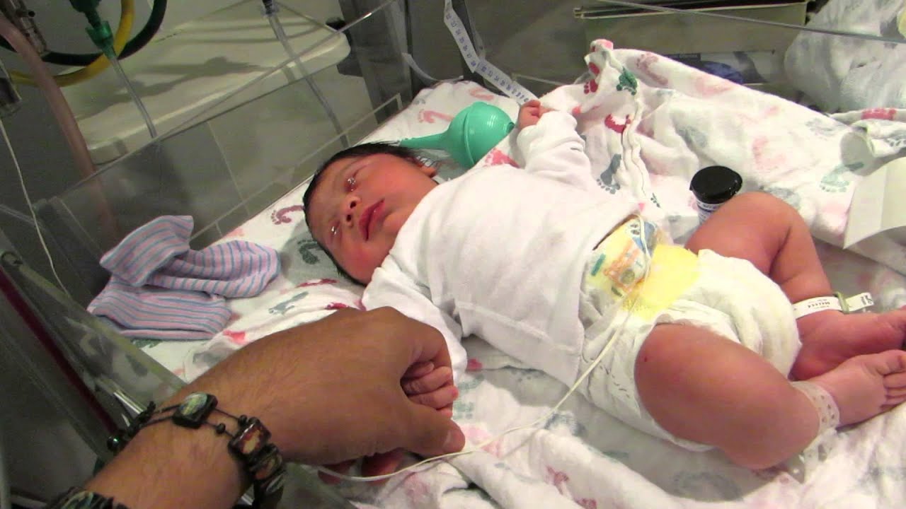 Newborn Doesn't Cry With His First Shots (Unedited)
