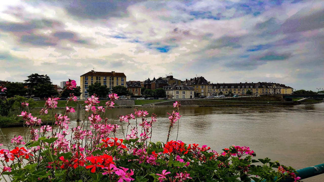 Promenade &agrave; Pontoise | Partout en France