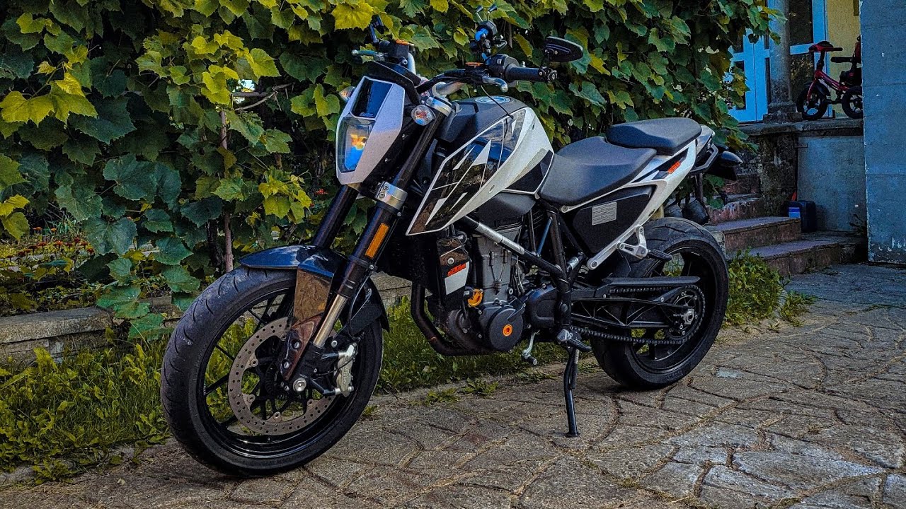 KTM Duke 690 СТРИТ с ХАРАКТЕРОМ МОТАРДА !?