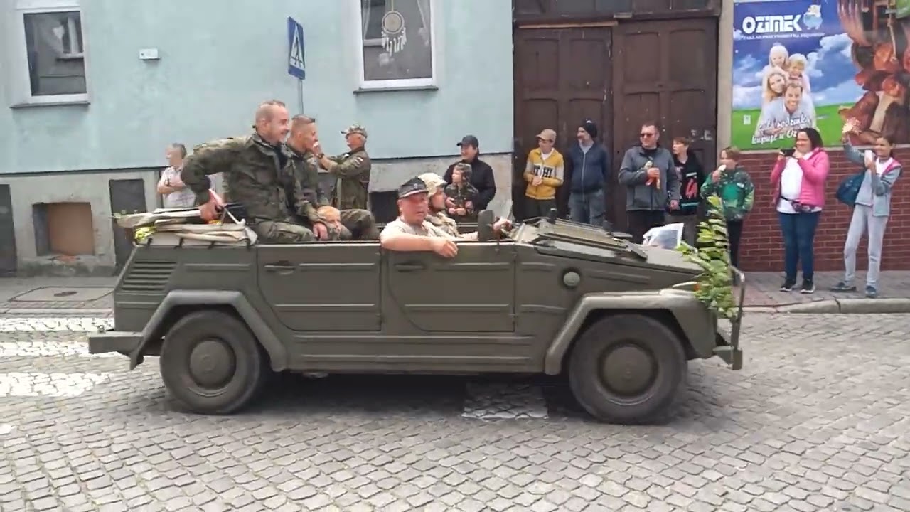 XVII Zlot Pojazdów Militarnych w Lipianach 16 07 2022 Parada