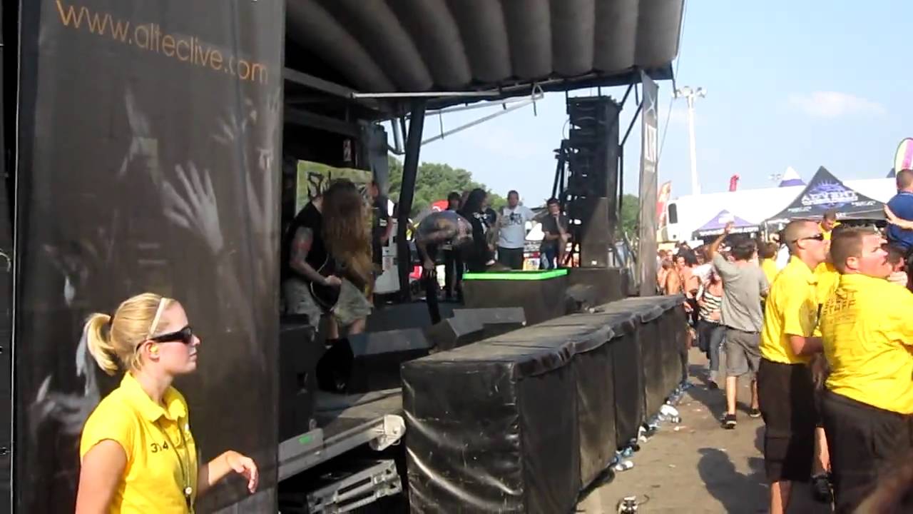 Suicide Silence - No Pity For A Coward [LIVE AT WARPED TOUR IN HD]