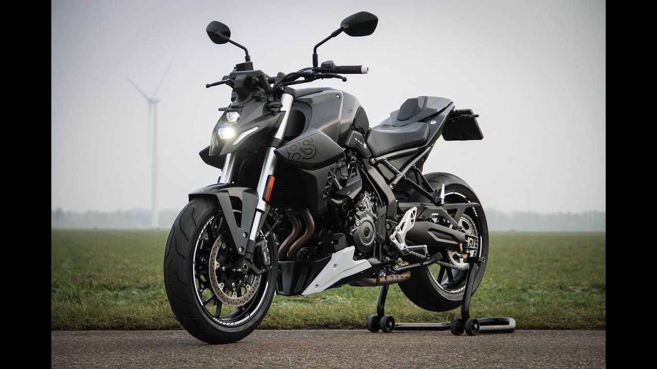 Suzuki GSX-8S Metallic Mat Black/Glass Sparkle Black 21-07-2023 61kW Walk-around
