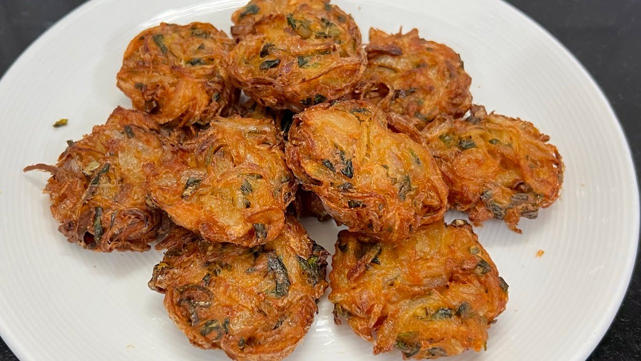 10 நிமிசத்தில் டீ கடை வெங்காய வடை மொறு மொறுன்னு ரெடி /Onion vada/snacks recipes Tamil/vengaya vadai