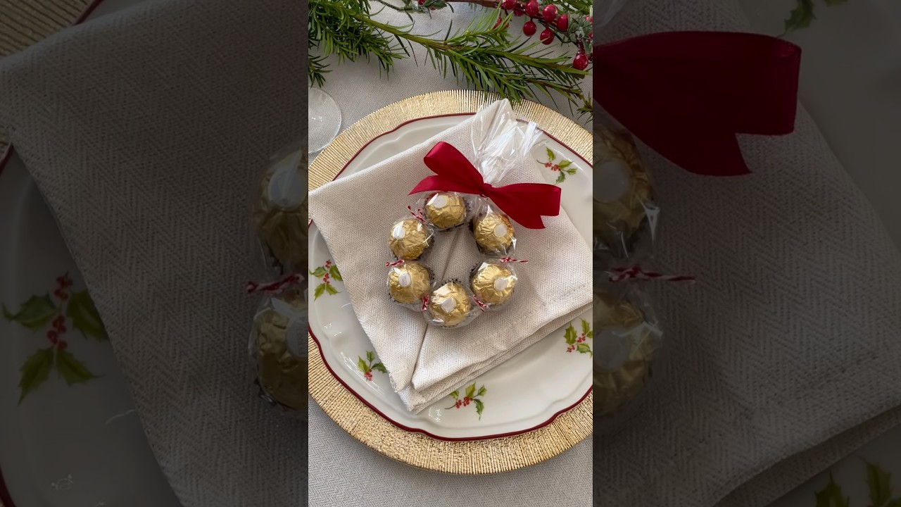 How to make a mini wreath Ferrero Chocolate #giftideas #holidaygifts #holidaydecor
