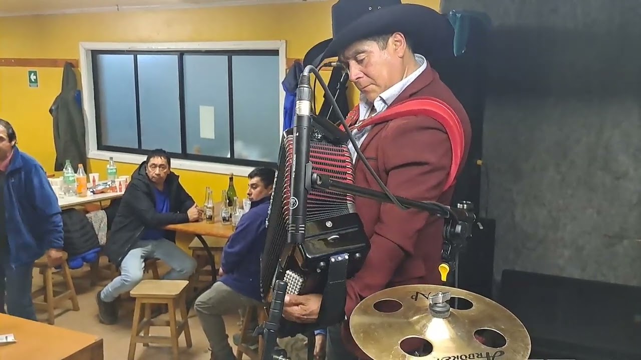 rancheros de huayun bajo fiesta calbucanos 2023