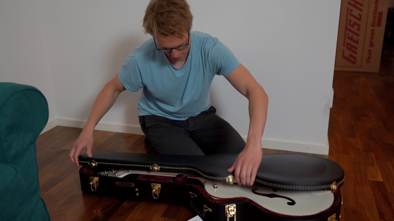 Frusciante fanboy nerd FINALLY receives a Gretsch White Falcon 🎸🤓