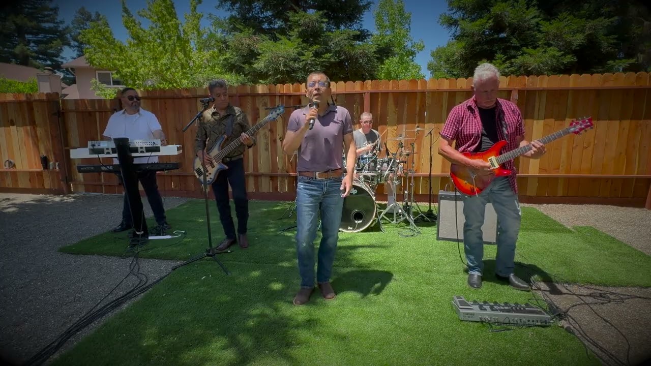 EL GOLPE TRAIDOR—CAAAD onda grupera ( en vivo ) 4K video musical