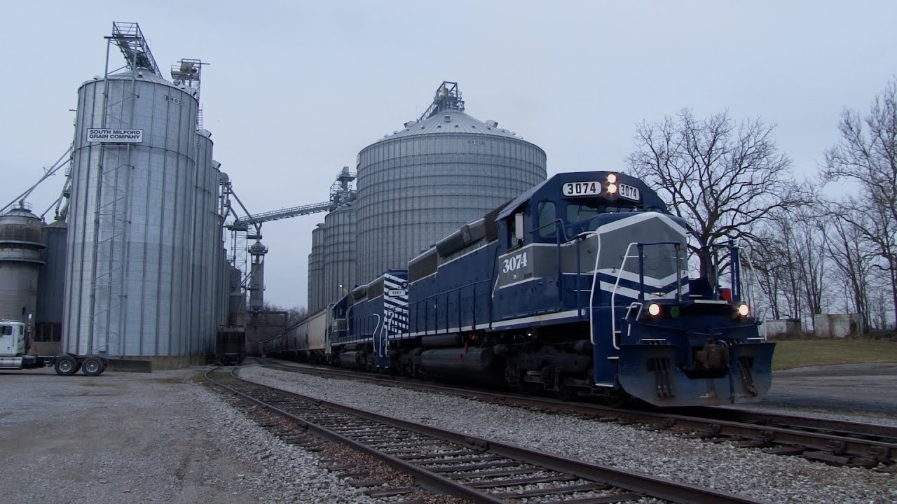Turn up the volume for notch 8 SD40-2's INE at South Milford, IN
