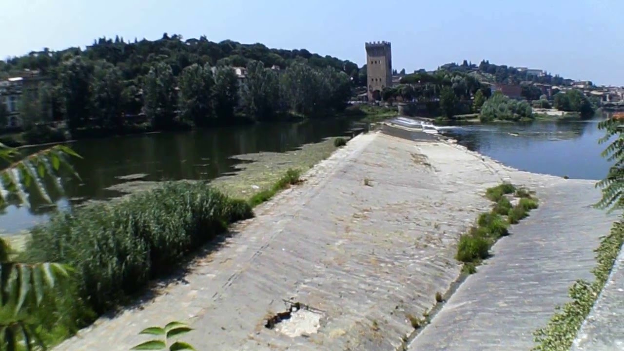 Florencja, stolica Toskanii, Włochy, rzeka Arno, pomnik Dante Alighieri, kości&oacute;ł Santa Croce.