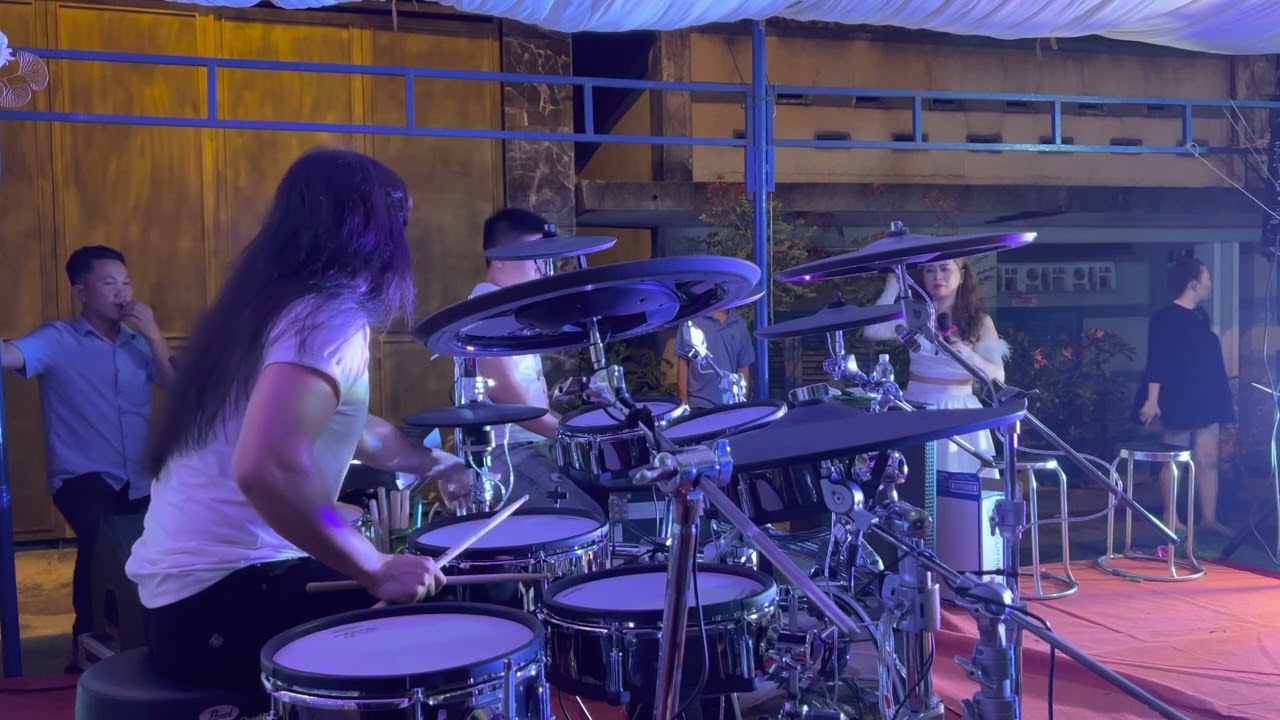 Drum solo | biểu diễn theo nhu cầu đại gia đình việt kiều mỹ-bộ trống mạ vàg DW usa|show Thủ đức-HCM