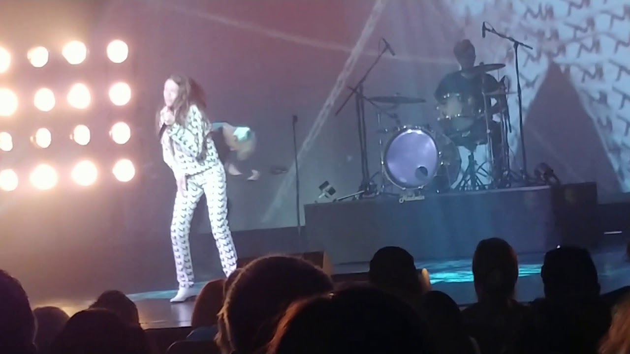 Courtney Hadwin Paris Theatre Las Vegas 11-4-18 2nd Set