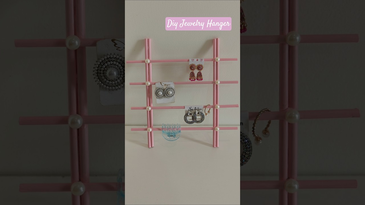 CREATE Your Own AMAZING Jewelry Stand at Home!