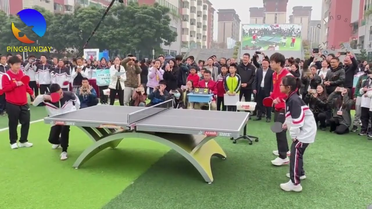 team China has fun with fan 2023-2024
