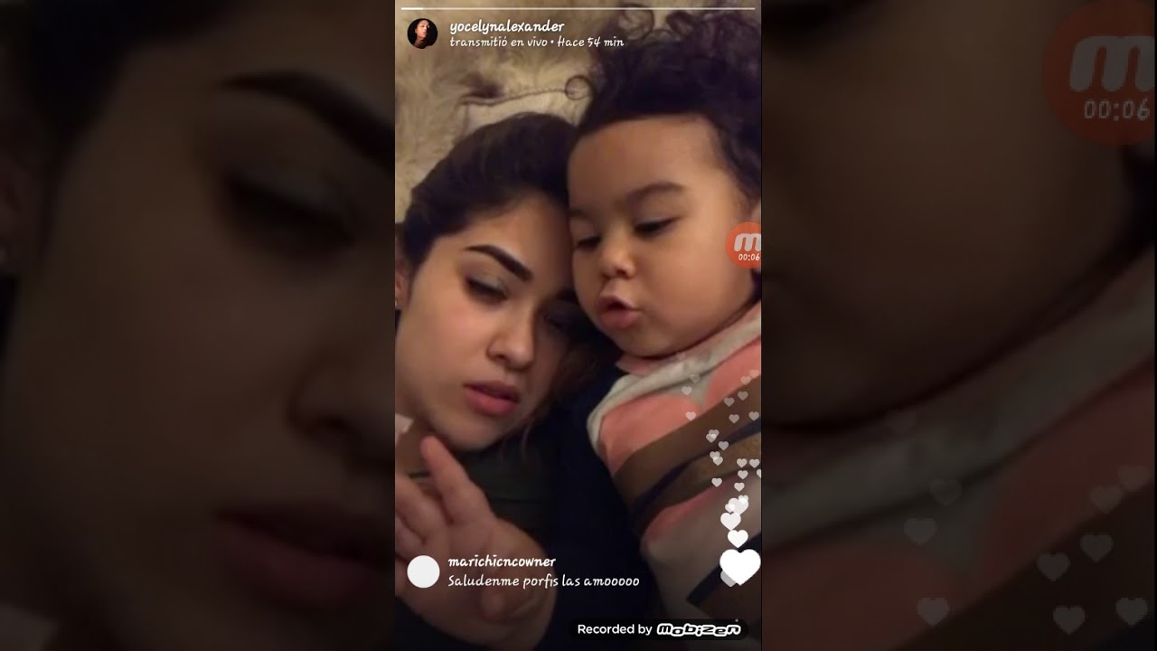 Aaliyah jugando con los filtros de snapchat😂