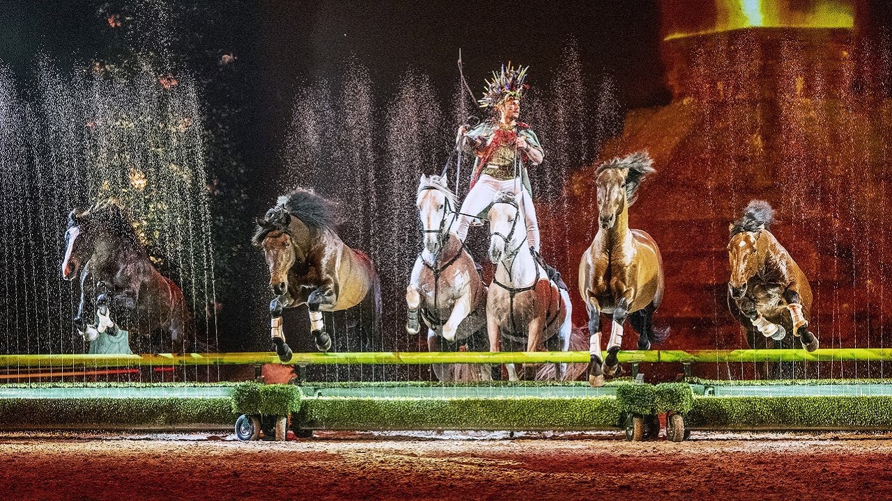 CAVALLUNA - Laury Tisseur in der Show 