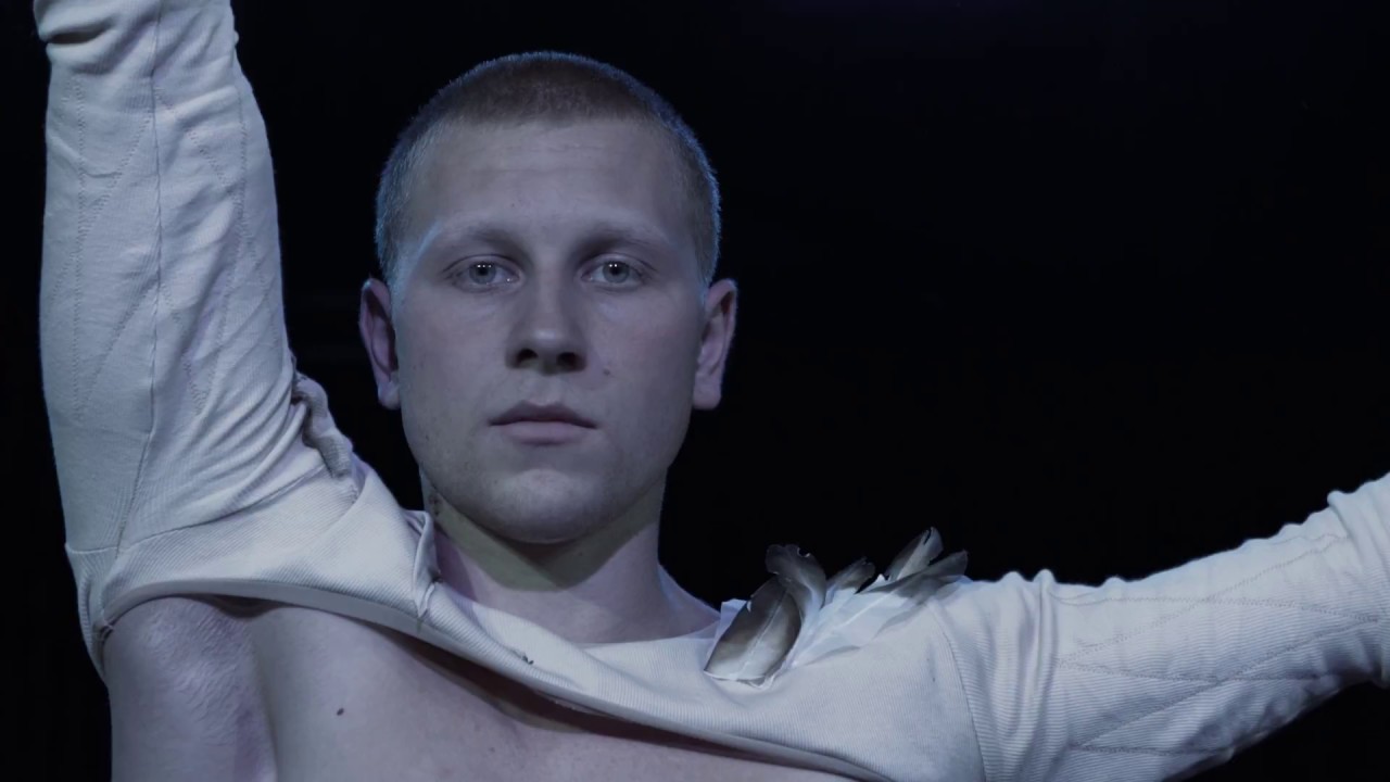 "Angel of silence" - solo aerial straps by LEA