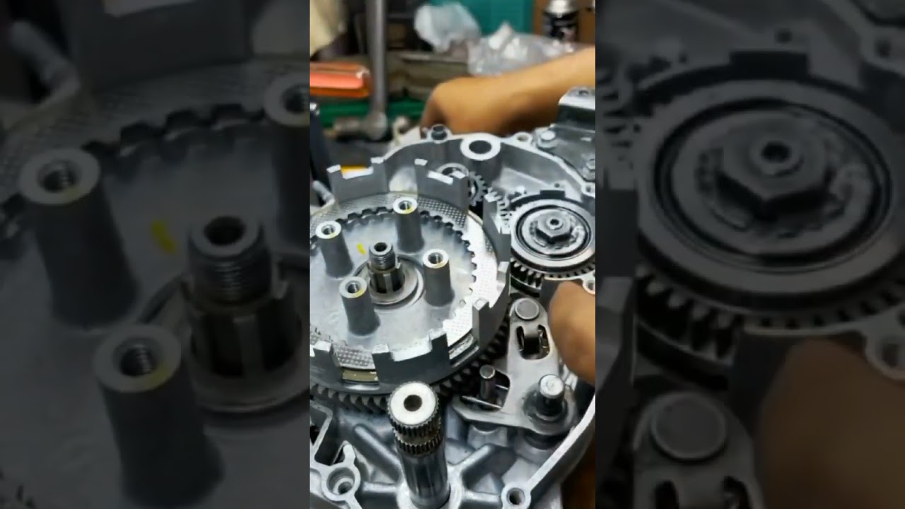 Mastering the Art of Clutch Plate Assembly of Yamaha Motorbike 🛠️🏍️