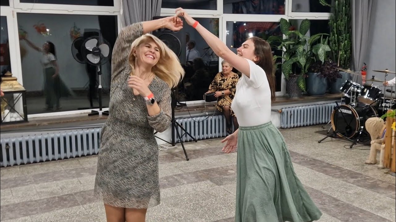 4 10 2025 zabawa była przednia!goście wspaniale się bawili!
