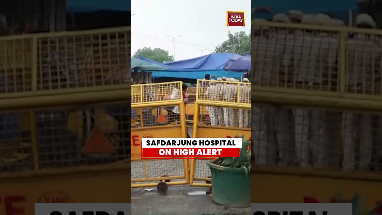 CJP Protest: Heavy Security Deployed Outside Safdarjung Hospital in Delhi #cjp #safdarjunghospital